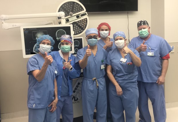Lakewood Ranch Medical Center es el primero en implementar la plataforma de cirugía guiada por imagen de visión artificial (MvIGS) de 7D Surgical en el área metropolitana de Tampa Bay