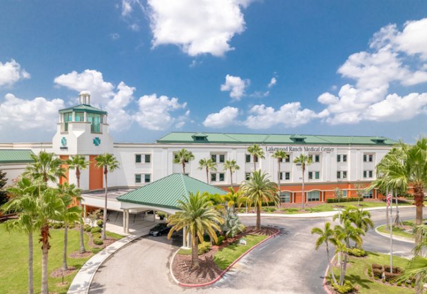 Exterior del Centro Médico Lakewood Ranch