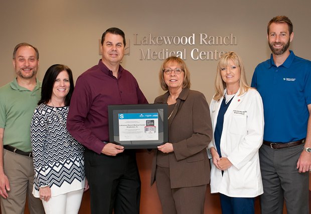 Dr. Andrew Faber, Team Health Facility Medical Director; Judy Young, LWRMC Chief Nursing Officer, Dr. Ralph Gonzalez, Medical Director LWRMC Stroke and Cerebrovascular Center; Kathy Fenelon, Regional VP Quality & Systems Improvement, American Heart Association and American Stroke Association; Christine Gonzalez, LWRMC Stroke Coordinator and Chris Loftus, LWRMC Chief Operating Officer